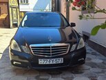 Mercedes E 220-1