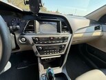 Hyundai Sonata-12