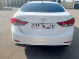 Hyundai Elantra-2