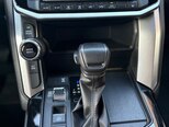 Toyota Land Cruiser-13