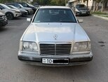 Mercedes 200 E-1