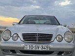 Mercedes E 240-1