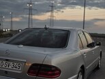 Mercedes E 240-11