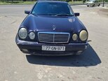 Mercedes E 220-1