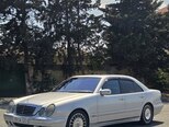 Mercedes E 320-1