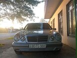 Mercedes E 230-1