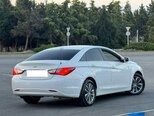 Hyundai Sonata-5