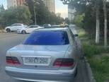Mercedes E 200-3