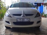Mitsubishi Grandis-1