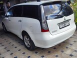 Mitsubishi Grandis-10