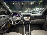 Hyundai Accent-12