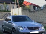 Mercedes E 220-1