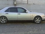 Mercedes E 200-3
