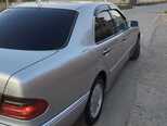 Mercedes E 240-8
