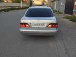 Mercedes E 240-4