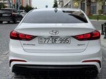 Hyundai Elantra-13