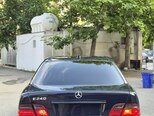 Mercedes E 240-3