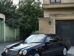 Mercedes E 240-4