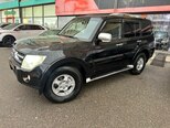 Mitsubishi Pajero-12