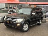 Mitsubishi Pajero-10