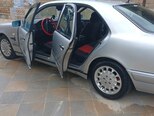 Mercedes E 200-2