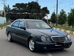 Mercedes E 220-1