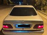 Mercedes E 240-2
