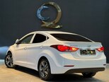 Hyundai Elantra-21