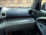 Toyota RAV4-10