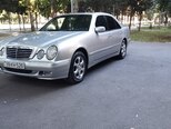 Mercedes E 240-1