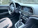 Hyundai Elantra-12
