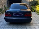 Mercedes E 240-4