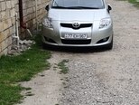 Toyota Auris-1