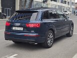 Audi Q7-5