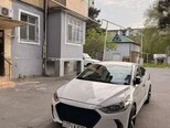 Hyundai Elantra-9