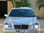 Mercedes E 220-1