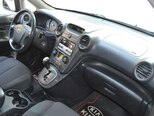 Kia Carens-9