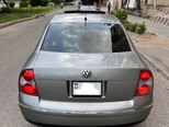 Volkswagen Passat-11