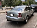 Volkswagen Passat-8