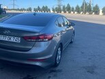 Hyundai Elantra-4