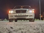 Mercedes E 200-1