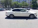 Volkswagen Passat-4