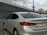 Hyundai Elantra-6