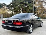 Mercedes E 240-7