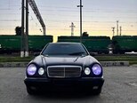Mercedes E 240-4
