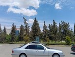 Mercedes E 240-4