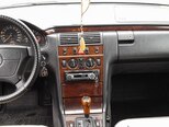Mercedes E 230-11