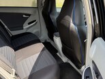 Toyota Prius-8