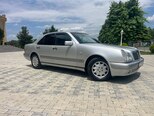 Mercedes E 200-5