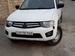 Mitsubishi L200-1